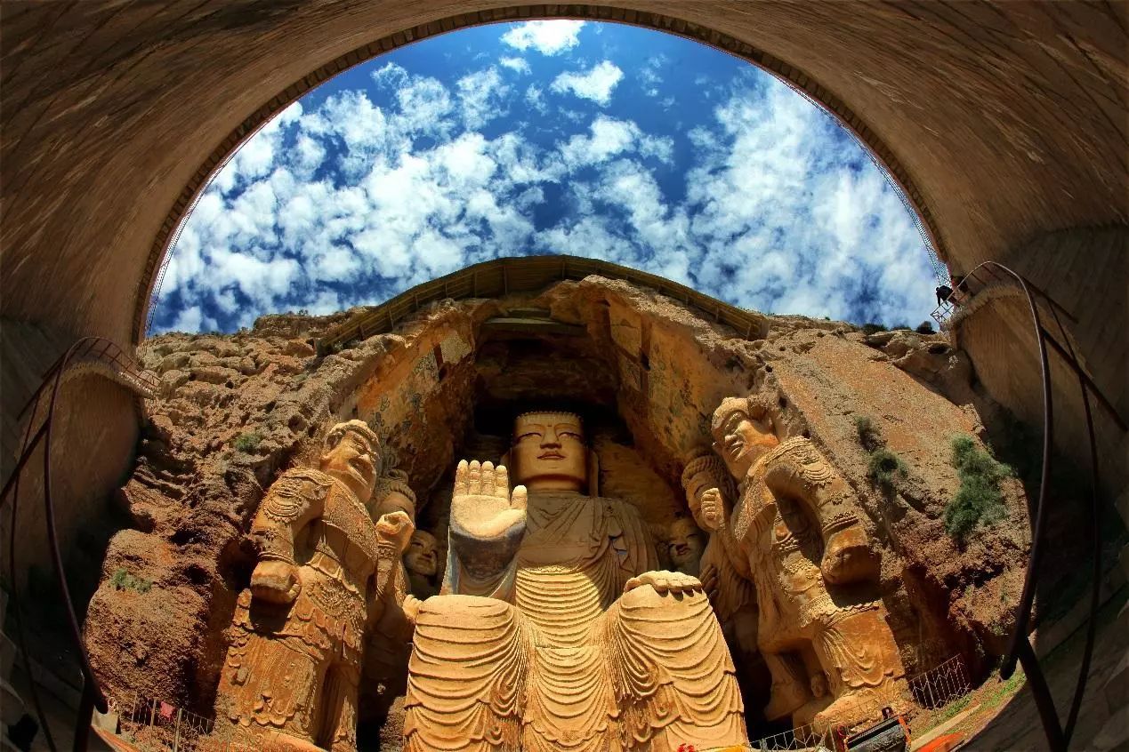 Giant Buddha at Tiantishan grottoes